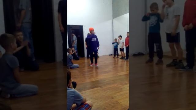 Батл-Кирилл Красный vs Семён ЗоринХоть отбавляй