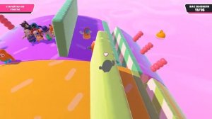 Играю в фол гайс на джойстике!!! у меня бомбит!