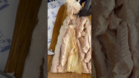 Омуль имеет нежнейшее филе, свежий аромат и насыщенный вкус. 👍❤️