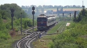 ТЭП70-0031 с пассажирским поездом Харьков - Херсон следует через разъезд Новодмитриевский