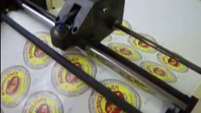 The plotter cutting Russell Farm Salsa labels 10-3-06