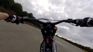 SUR-RON Light bee X Wheelie Stunt#2
