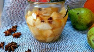 Консервированная груша  со специями в собственном соку