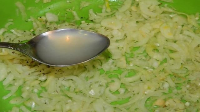 Курица маринованная в луке и соевом соусе
