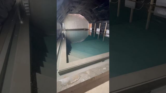 Один из этапов приёмки бассейна