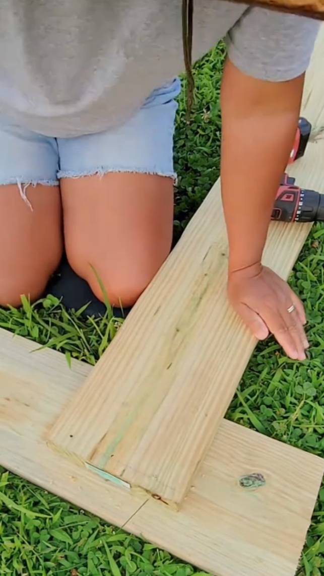 Высокую грядку может сделать любой огородник!🔨 #shorts #garden #советы
