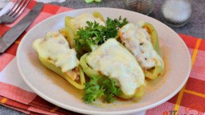 Перец фаршированный свиным фаршем и сыром в микроволновке