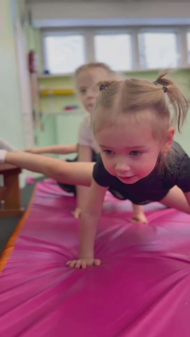 Шпагат на минус смотреть онлайн