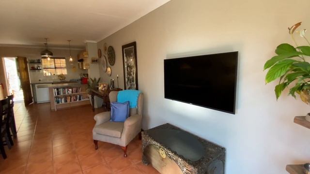 3 Bedroom 2 Bathroom Townhouse For Sale in Radiokop ...... extremely neat property! смотреть онлайн