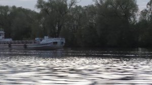 Буксир-толкач Петрозаводск с баржей 7378 и шаланда ШС-149 идут вниз по Москва-реке