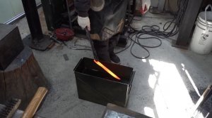 Потрясающий! Процесс изготовления дамасского ножа с красивыми узорами.