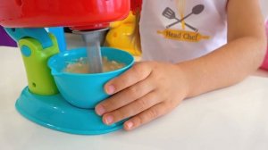 Диана и Рома -  Диана готовит Роме странную еду