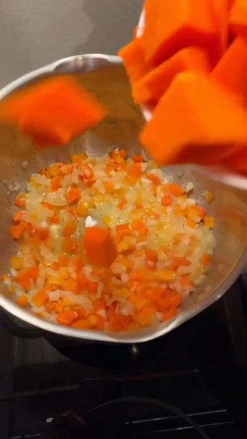 Суп-пюре из тыквы 🎃 #еда #суппюре #тыква #блюдо #рецепт смотреть онлайн