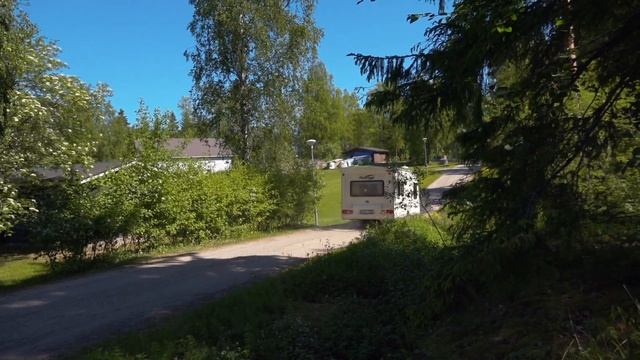 Два Путешественника – 6 серия – Катание на вейкборде и баня смотреть онлайн