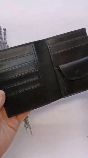 Портмоне для автодокументов. Чёрное мужское портмоне ручной работы из натуральной итальянской кожи