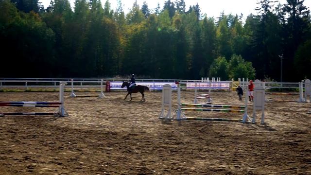 Виктория Сапёрова на лошади по кличке Медея 80см 19.09.2021