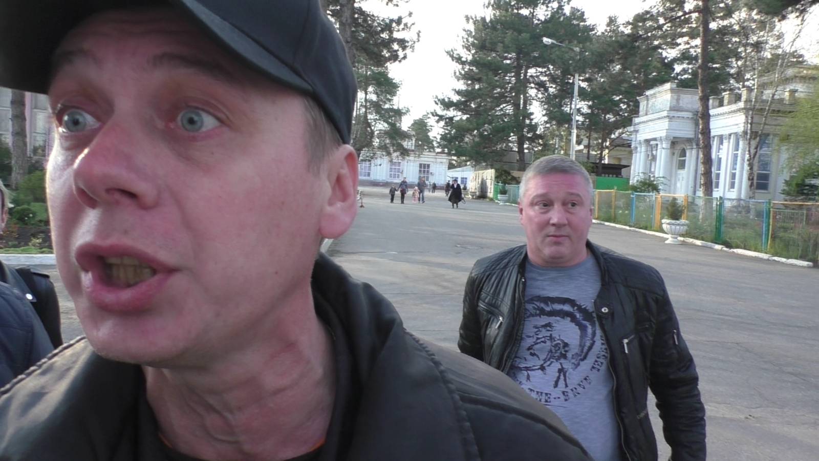 Краснодар. #1🔥Охрана детского сада Сказка спасает автохамов, но приедет крыша и будет весело всем смотреть онлайн