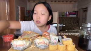 мукбанк суши роллы 🍣 автор видео:chis_keyk