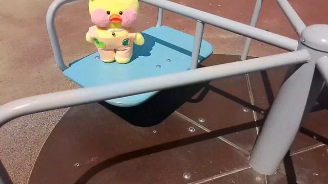 ВЛОГ уточка Милка уехала в летний лагерь! Первое видео от Милки! Летние идеи для уточек! Ваши уточк