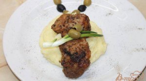 Свиной стейк с картофельным пюре