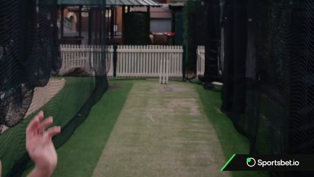 HOW TO BOWL A SLOWER BALL I BRETT LEE TV I MASTERCLASS