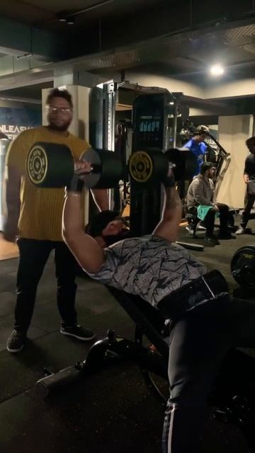 90kg on my hand #reels #shorts tiger power 45kgeach hand #powerlifting #fitness inclined bench смотреть онлайн