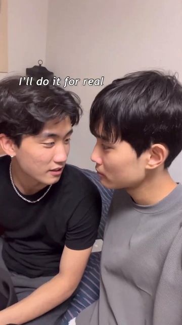 Two best friends in a room 😘 смотреть онлайн