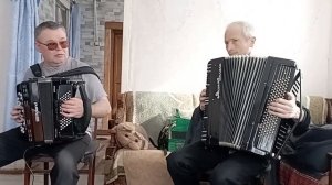 За горой колодец.