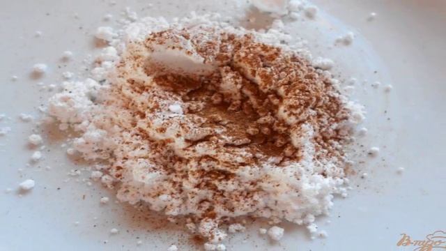 Яблоки в панировке с мороженым