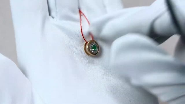 Золотая подвеска АЛЬКОР с бриллиантом и изумрудом 33848-101 смотреть онлайн