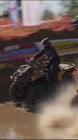 Грязевые ванны, квадроциклы, спортсмены, брод, грязь и преодоление #mudracing #sports #shorts