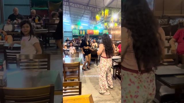 No restaurante 😱 смотреть онлайн