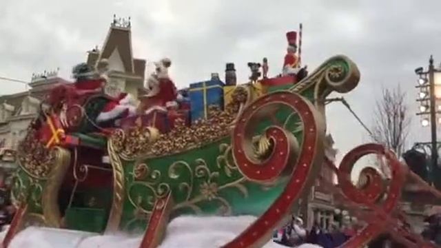 Euro Disney Father Christmas parade 2014 смотреть онлайн