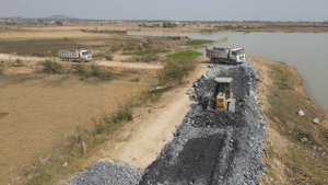 Строительство, новый обзор дорога , щебёнка