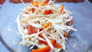 Салат из белокочанной капусты с болгарским перцем