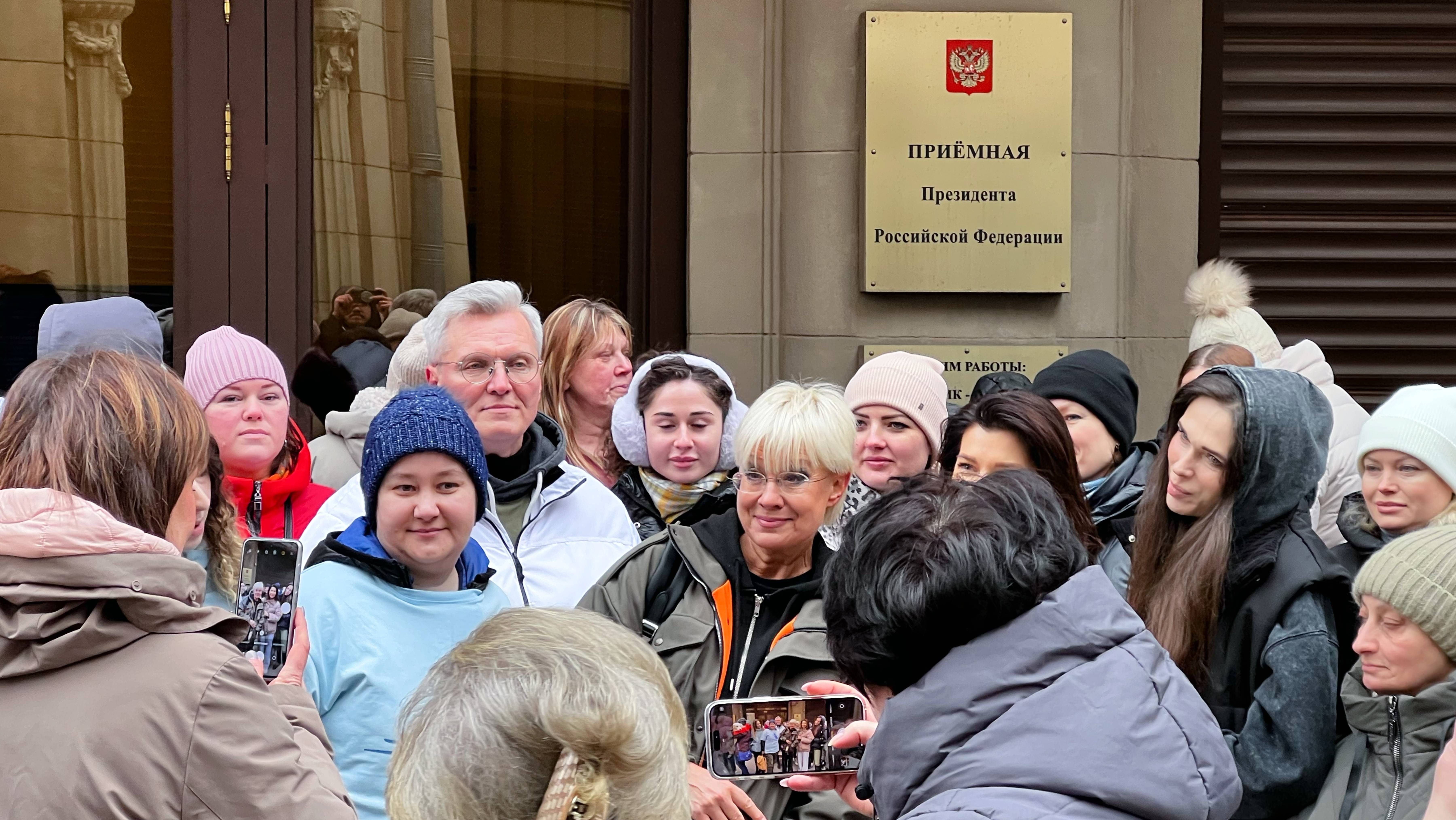 ЗООЗАЩИТНИКИ ПОДАЮТ ОБРАЩЕНИЯ В ПРИЁМНУЮ ПРЕЗИДЕНТА