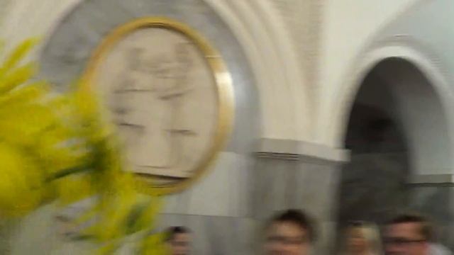 Пробка в метро  на кольцевой Парка Культуры. Globalwave  - Глобальная Волна