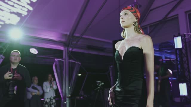 Закрытый Показ МАКИ Fashion show