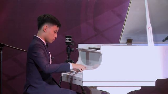 POLONAISE No.13 [M. K. Ogiński] & “LES SYLPHES” [F. Burgmüller] - Bùi Quang Hiển смотреть онлайн