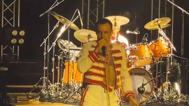 God Save The Queen - We Will Rock You (07/07/2022) смотреть онлайн