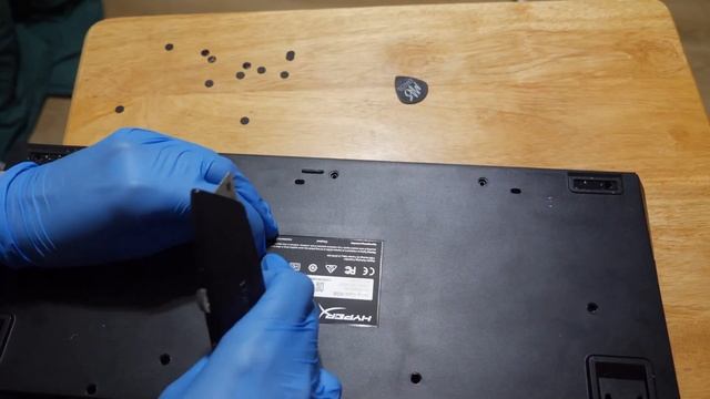 Cleaning a HyperX Alloy Core RGB Keyboard смотреть онлайн