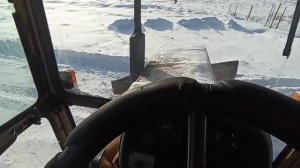 Расчистка снега трактором Т-40АМ с кабиной ЮМЗ
