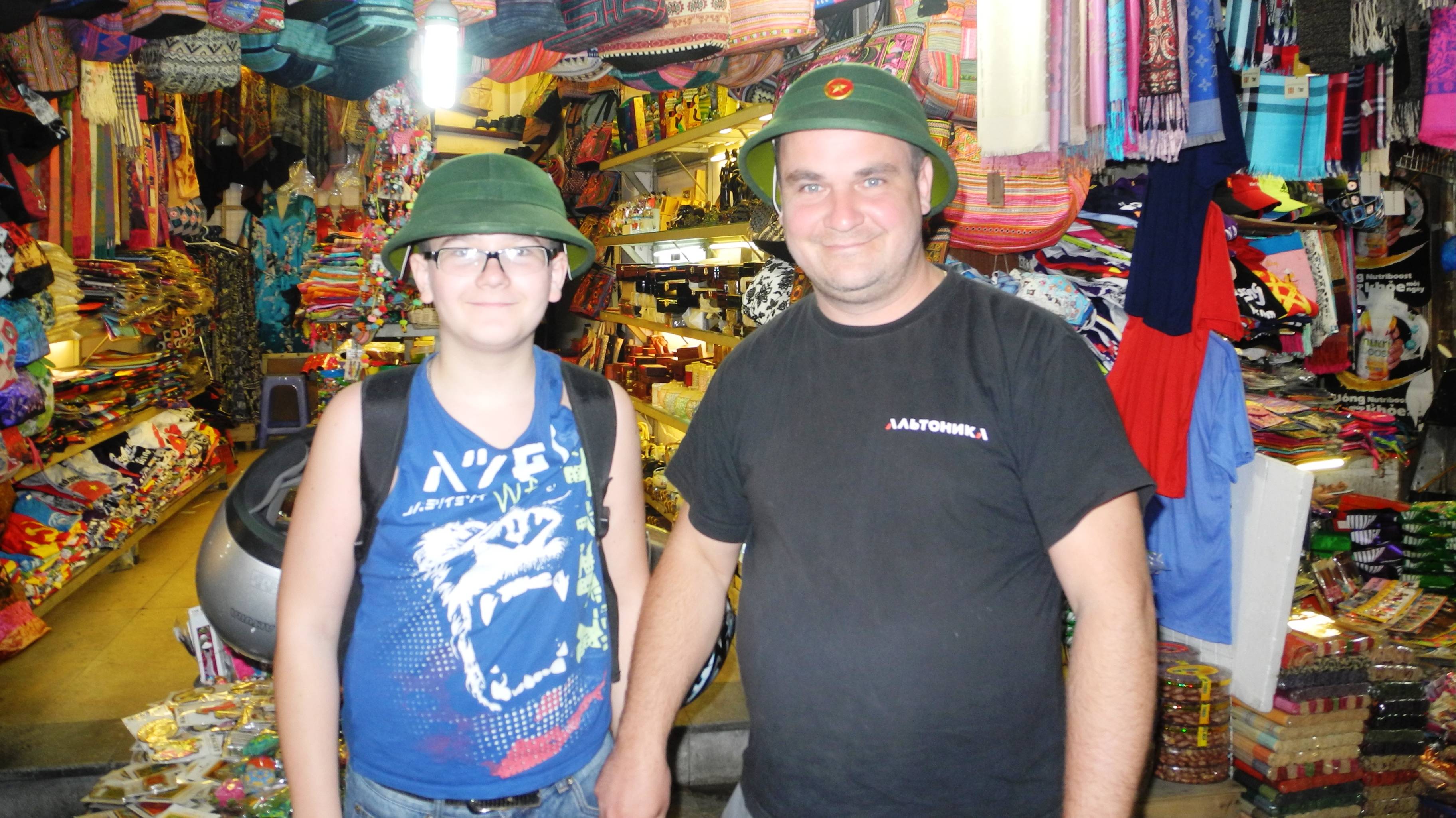 Дмитрий и Павел Тараненко кратко рассказывают о своей поездке во Вьетнам. Короткий ролик. смотреть онлайн