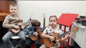 Настройка укулеле. Укулята на уроке 3