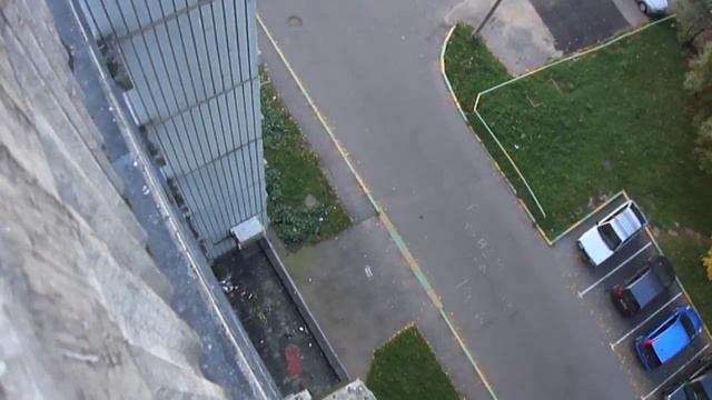 Арбуз с 9-го этажа.MP4 смотреть онлайн