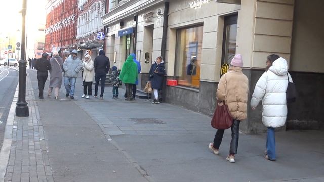 Москва. Холодный дождливый день ☔️☁️ | Открой для себя уют города под дождем! 🌧️