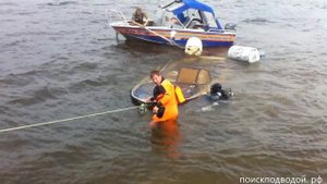 Как поднимали затонувший катер «Амур»