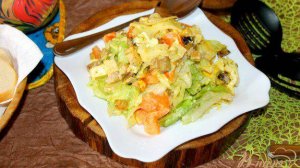 Салат с жареной свининой, баклажанами и сыром