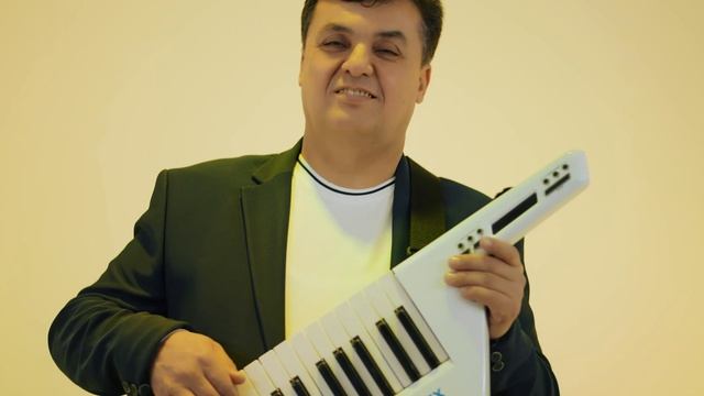 Шерози Камол - Гули хандони / Sherozi Kamol - Guli khandoni смотреть онлайн