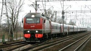 Электровоз ЭП2к-210 с пассажирским